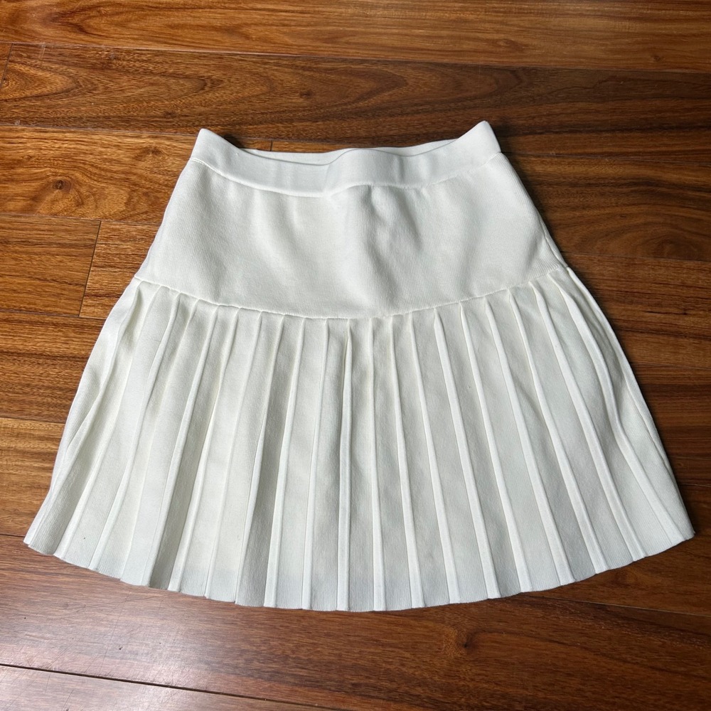 Sincerely Jules White Pleated Knit Mini Skirt Womens Medium Stretch Drop Waist